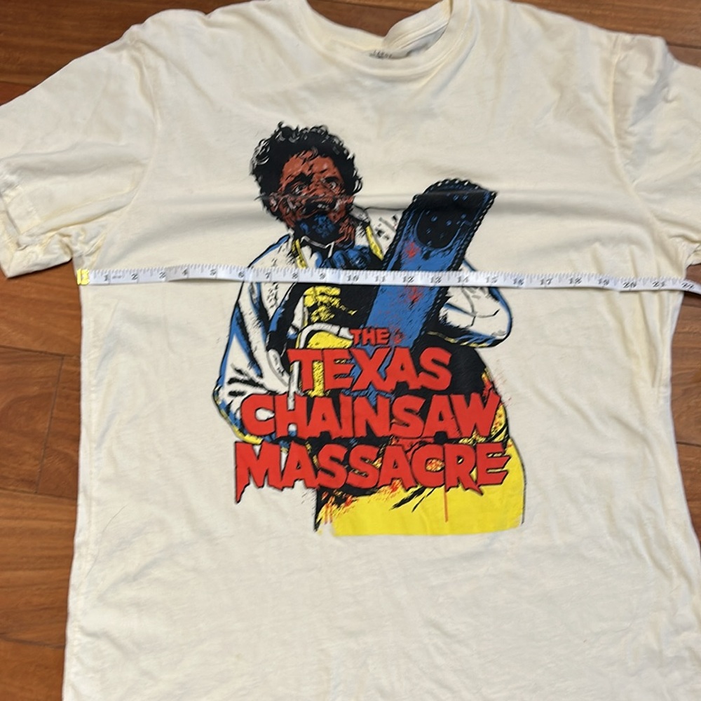 Texas Chainsaw Massacre Tshirt Halloween - Picture 3 of 5